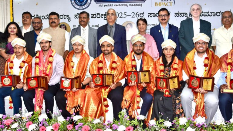 ಐಎಫ್ಎಸ್ ಪರೀಕ್ಷೆಯ 10 ಸಾಧಕರಿಗೆ ಅರಣ್ಯ ಭವನದಲ್ಲಿ ಗೌರವ ಸಮರ್ಪಣೆ 