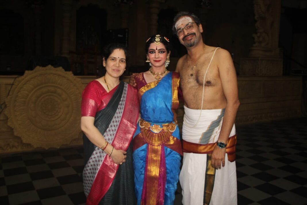 Nandita Natesh Nandita Natesh Presented a Bharatanatyam Dance performance at Udupi Sri Krishna math